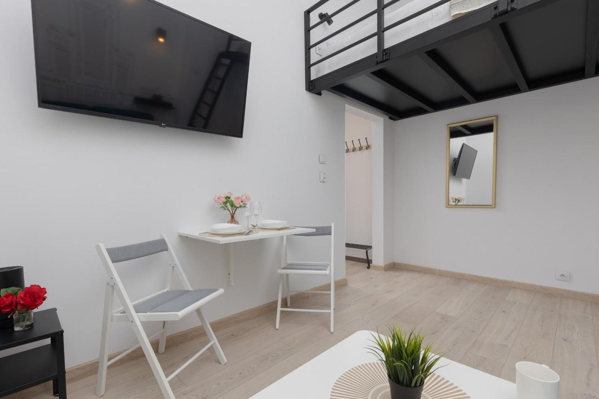 Aleja Wyzwolenia Studio with Mezzanine Warsaw Downtown by Noclegi Renters 외부 사진